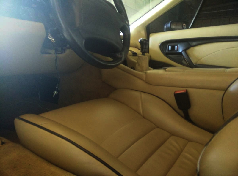 Illustration for article titled For $17,000, Is This 1993.5 Lotus Esprit SE The Cheapest Way To Become An Exotic Dancer?